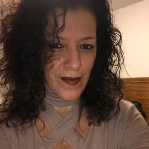 Meet your Posher, Denise